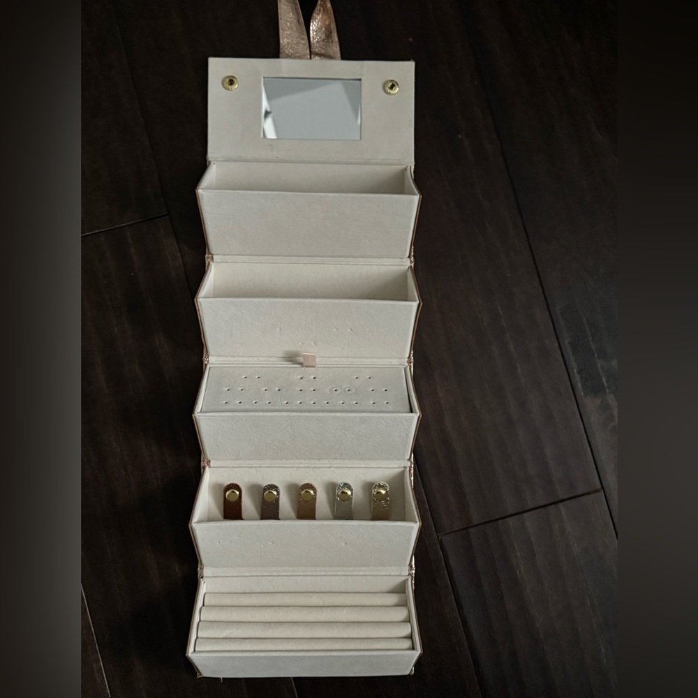 NORDSTROM JEWELRY CASE - Picture 3 of 4